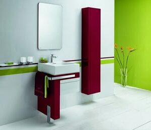 Attractive use of bright colors in the bathroom